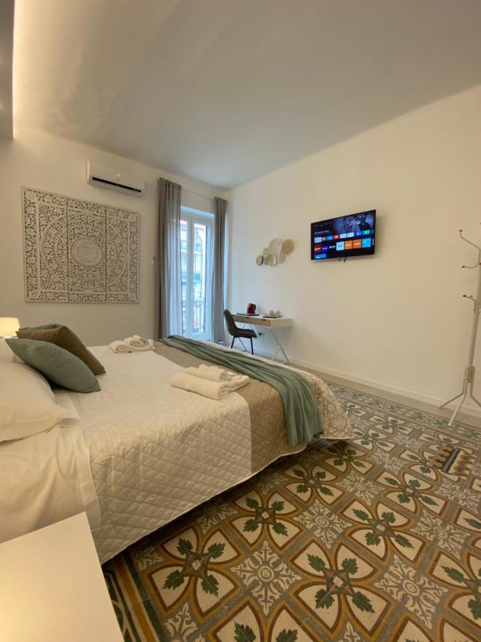 Cavour 221 - Central Station Hotel Bari Buitenkant foto