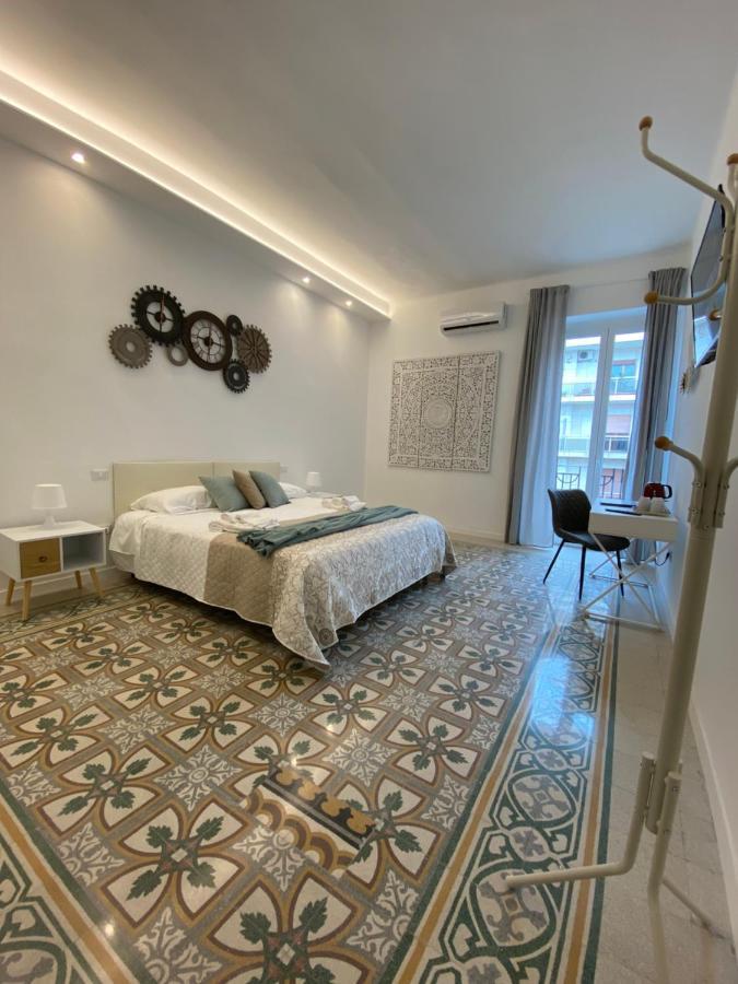 Cavour 221 - Central Station Hotel Bari Buitenkant foto