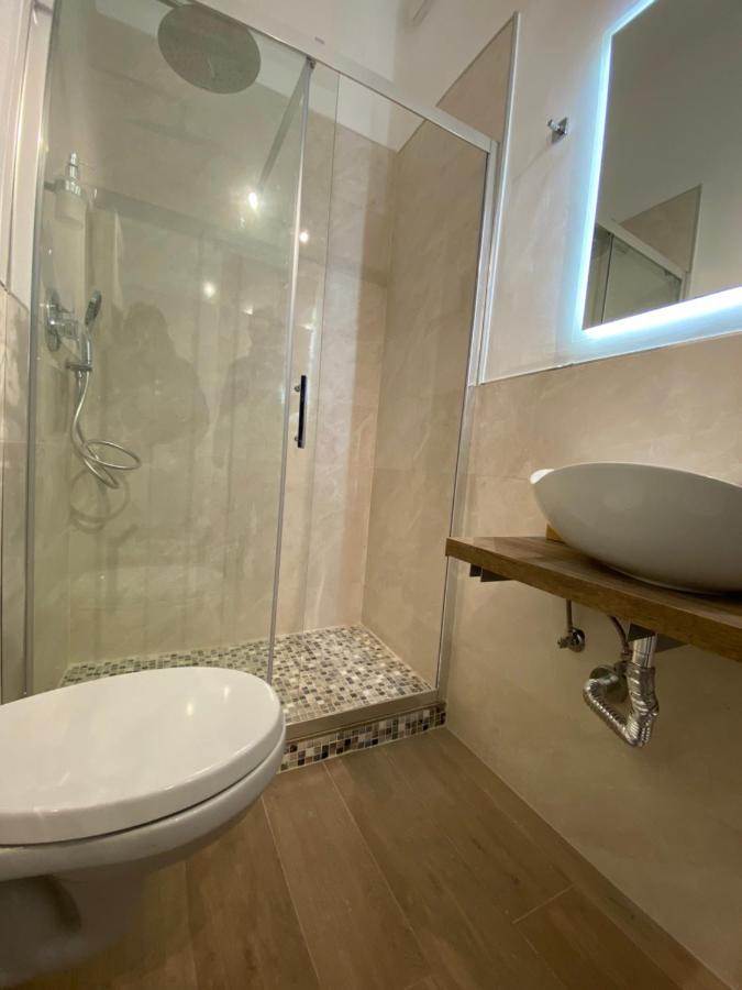 Cavour 221 - Central Station Hotel Bari Buitenkant foto