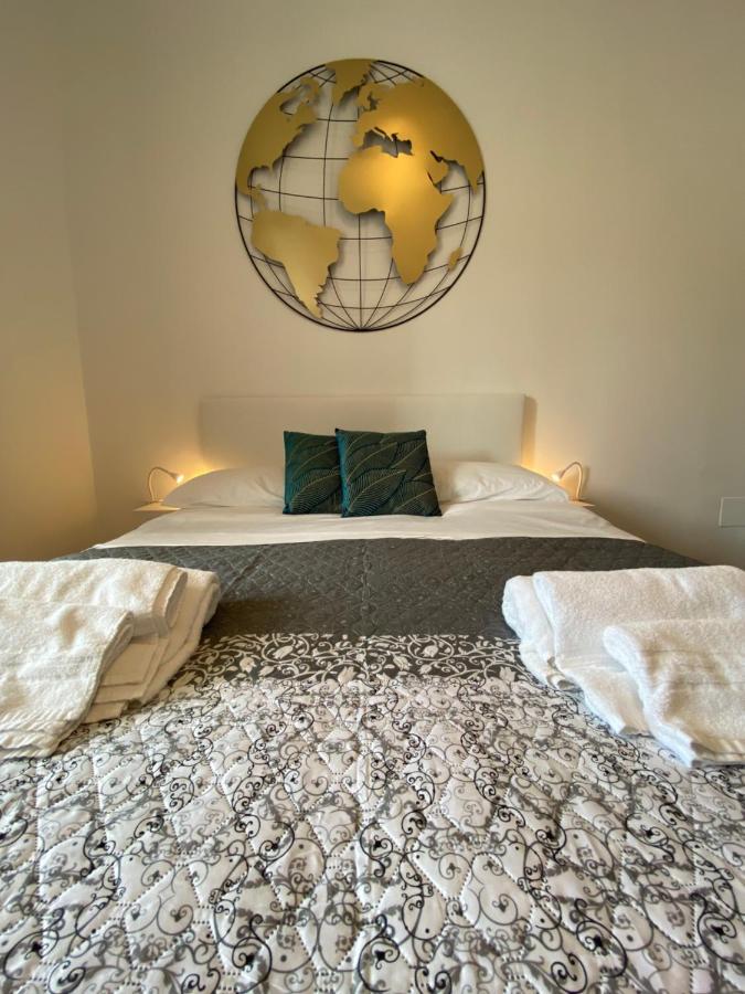 Cavour 221 - Central Station Hotel Bari Buitenkant foto